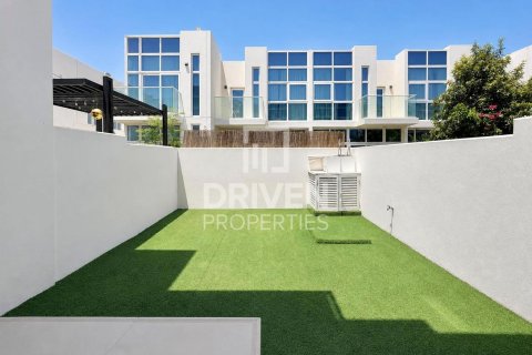 Townhouse de 2 dormitorios en Dubai, UAE No. 214857 17