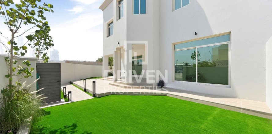 4 bedrooms Villa in Jumeirah 3, UAE No. 212440