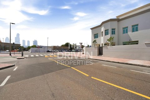 4 bedrooms Villa in Jumeirah 3, UAE No. 212440 29