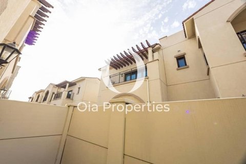 Villa de 3 dormitorios en Abu Dhabi, UAE No. 115078 9