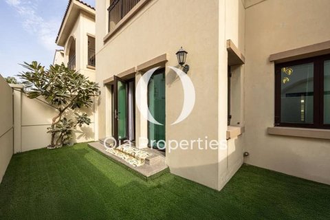 Villa de 3 dormitorios en Abu Dhabi, UAE No. 115078 11