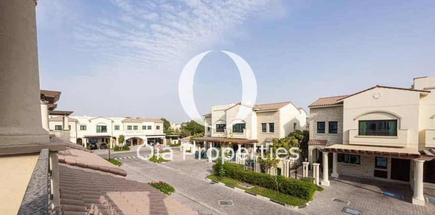 Villa de 3 dormitorios en Abu Dhabi, UAE No. 115078