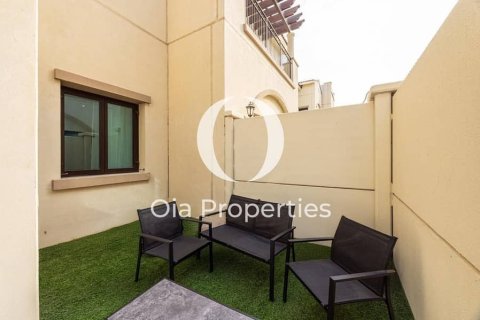 Villa de 3 dormitorios en Abu Dhabi, UAE No. 115078 13