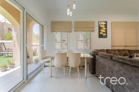 3 bedrooms Townhouse in Bella Casa, UAE No. 220886 4