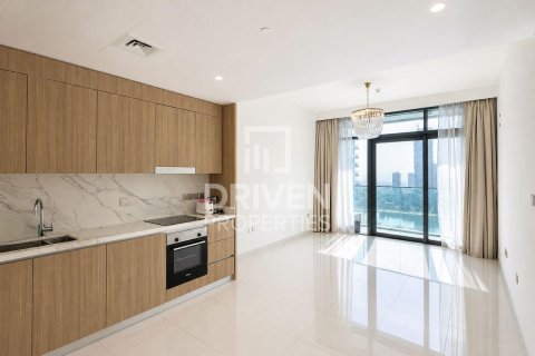 Apartment de 2 dormitorios en EMAAR Beachfront, UAE No. 221532