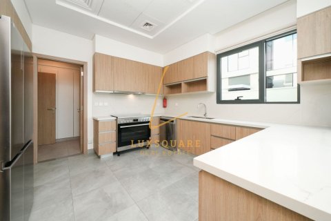 Villa de 4 dormitorios en Murooj Al Furjan, UAE No. 224315 9
