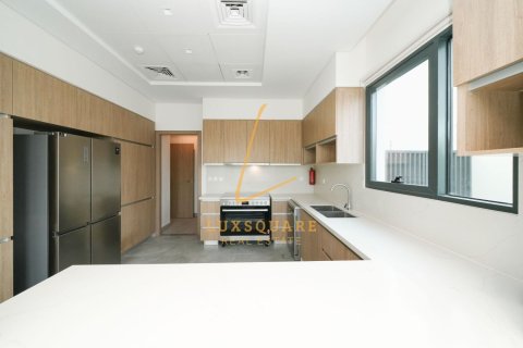 Villa de 4 dormitorios en Murooj Al Furjan, UAE No. 224315 8