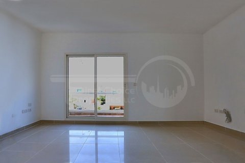 3 bedrooms Villa in Abu Dhabi, UAE No. 13238 13