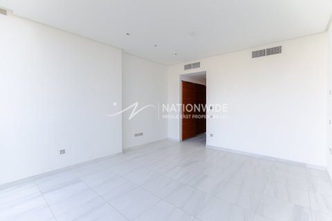 5 bedrooms Villa in Abu Dhabi, UAE No. 134411 12