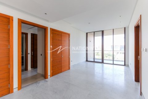 5 bedrooms Villa in Abu Dhabi, UAE No. 134411 4