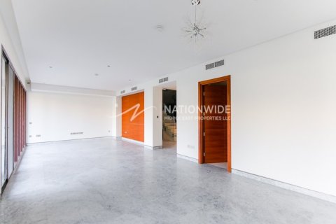 5 bedrooms Villa in Abu Dhabi, UAE No. 134411 8
