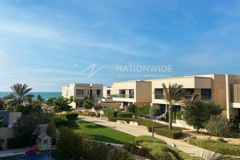 5 bedrooms Villa in Abu Dhabi, UAE No. 134411 16