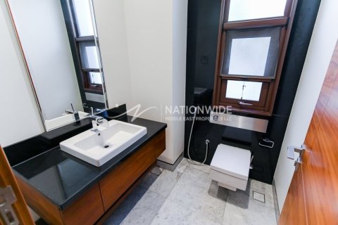 5 bedrooms Villa in Abu Dhabi, UAE No. 134411 6