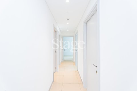 3 bedrooms Apartment in EMAAR Beachfront, UAE No. 131100 19