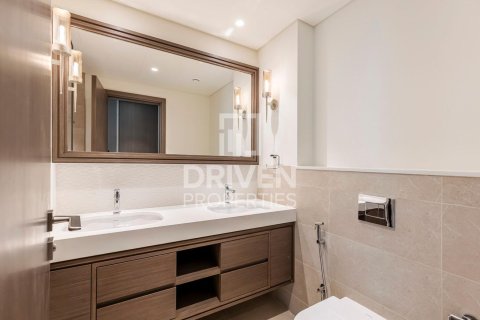 Apartment de 2 dormitorios en EMAAR Beachfront, UAE No. 221506 13