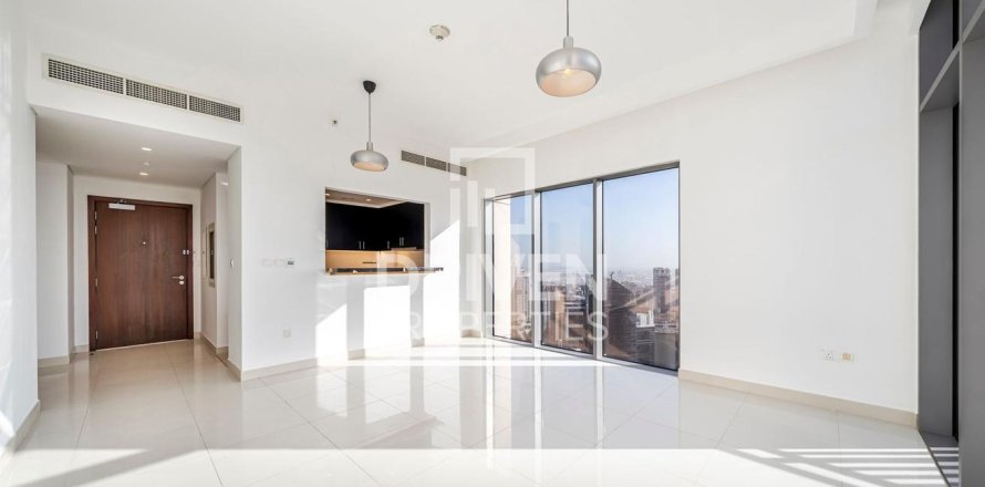 2 bedrooms Apartment in BLVD Crescent, UAE No. 212601