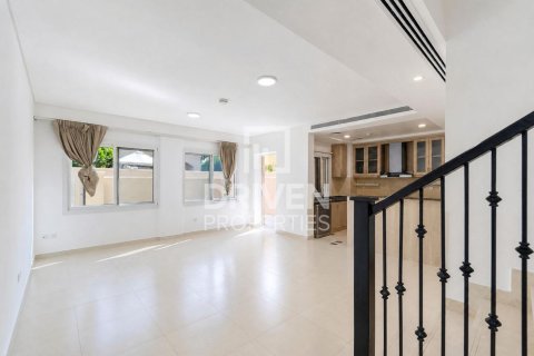 Villa de 3 dormitorios en Bella Casa, UAE No. 223333