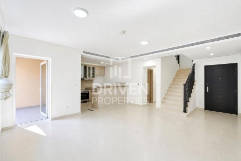 Villa de 3 dormitorios en Bella Casa, UAE No. 223333 4