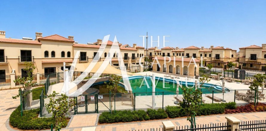 Townhouse de 3 dormitorios en Khalifa City, UAE No. 223595