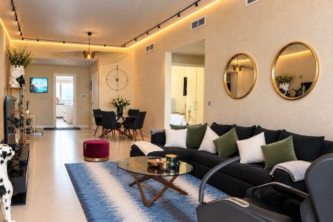Квартира с 2 спальнями в Azure Residences, ОАЭ №218856 5