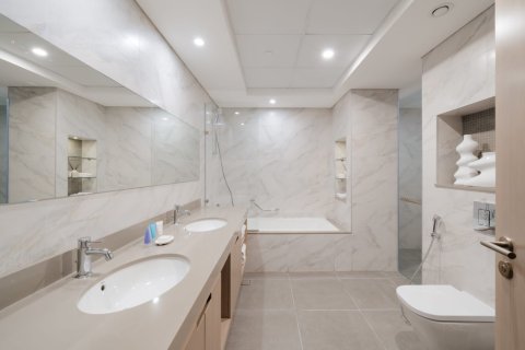 2 bedrooms Apartment in Al Satwa, UAE No. 213045 6