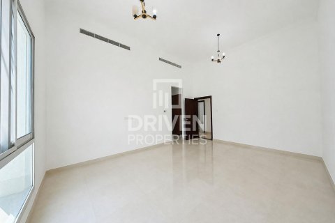 4 bedrooms Villa in Nadd Al Sheba, UAE No. 221473 8