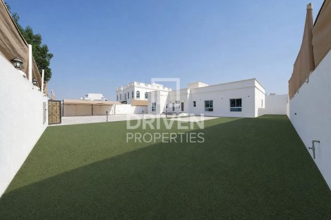4 bedrooms Villa in Nadd Al Sheba, UAE No. 221473 28