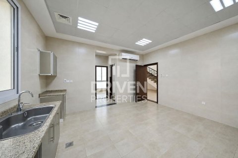 4 bedrooms Villa in Nadd Al Sheba, UAE No. 221473 18
