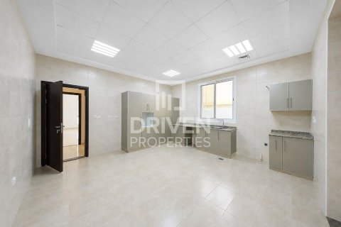 4 bedrooms Villa in Nadd Al Sheba, UAE No. 221473 5