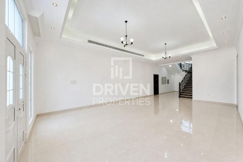 4 bedrooms Villa in Nadd Al Sheba, UAE No. 221473