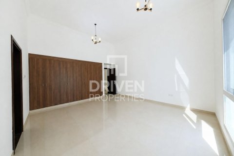 4 bedrooms Villa in Nadd Al Sheba, UAE No. 221473 13
