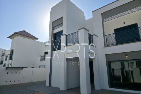 Villa de 4 dormitorios en Al Shamkha, UAE No. 224175