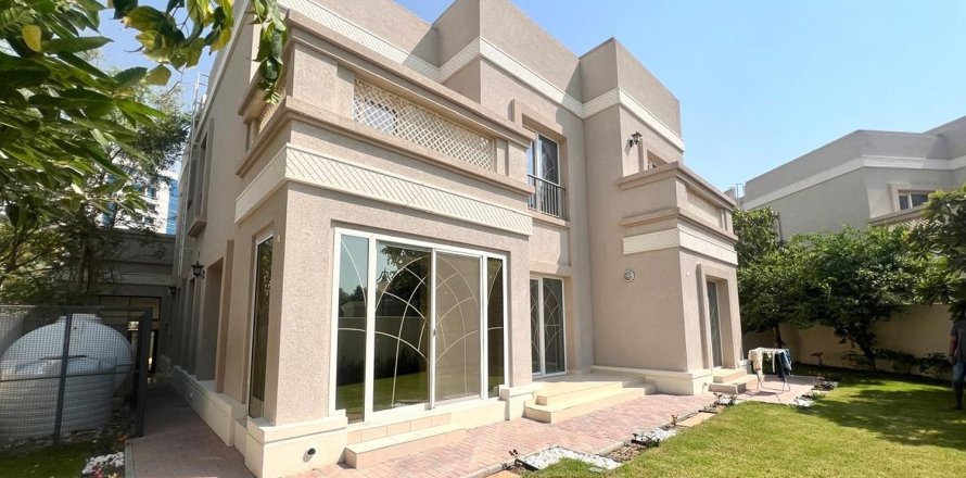 Вилла с 5 спальнями в Dubai Silicon Oasis, ОАЭ №218835