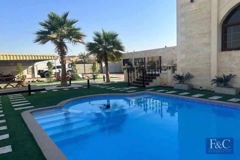 Villa de 6 dormitorios en Al Barsha 2, UAE No. 153808 10