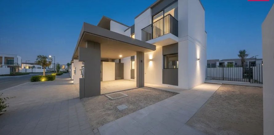 4 bedrooms Townhouse in Dubai, UAE No. 166020