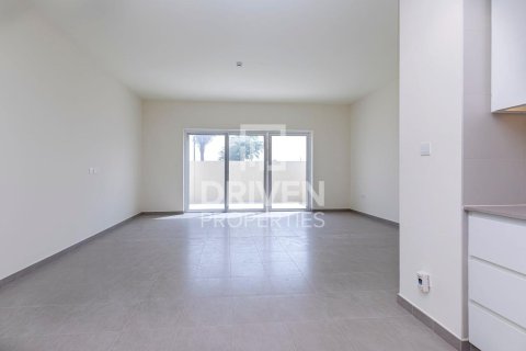 Квартира с 2 спальнями в EMAAR South, ОАЭ №207510 5