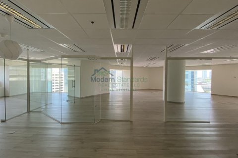 2270m² Office in Sheikh Zayed Road, UAE No. 219387