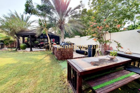 Villa de 3 chambres à Legacy, UAE No. 78447 15