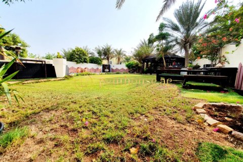 Villa de 3 chambres à Legacy, UAE No. 78447 14