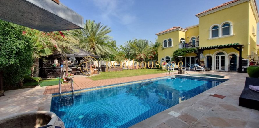 Villa de 3 chambres à Legacy, UAE No. 78447
