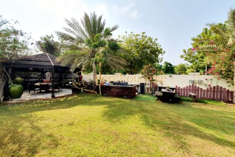 Villa de 3 chambres à Legacy, UAE No. 78447 12