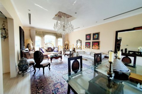 Villa de 3 chambres à Legacy, UAE No. 78447 7