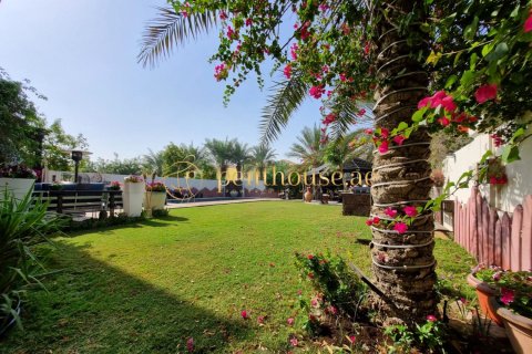 Villa de 3 chambres à Legacy, UAE No. 78447 10