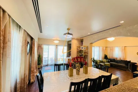 3 bedrooms Villa in Jumeirah Village Circle, UAE No. 208390 5
