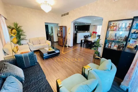 3 bedrooms Villa in Jumeirah Village Circle, UAE No. 208390 4