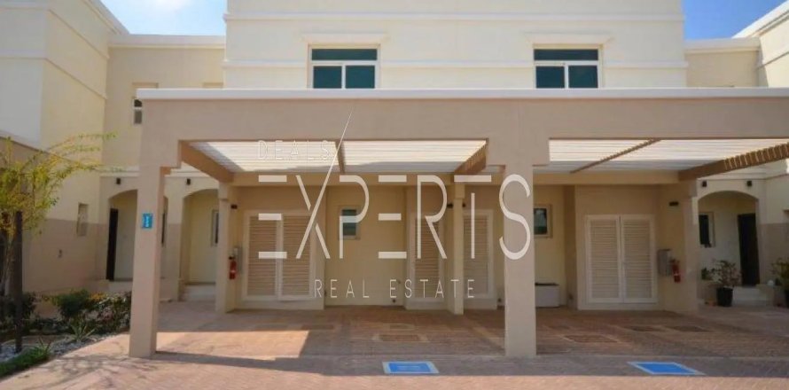 Townhouse de 2 dormitorios en Al Ghadeer, UAE No. 222063
