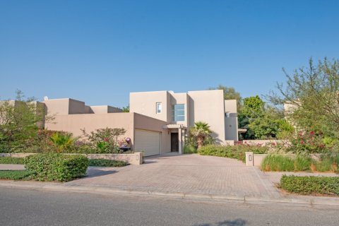 Villa de 3 dormitorios en Arabian Ranches, UAE No. 223420