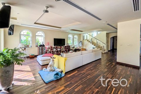 4 bedrooms Villa in Legacy, UAE No. 220765 8