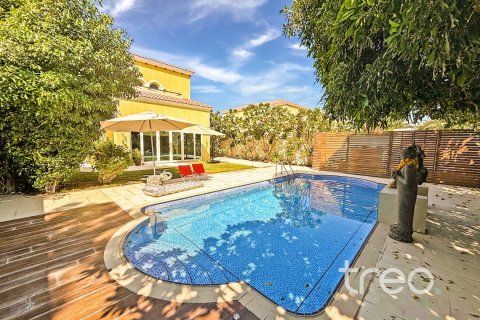 4 bedrooms Villa in Legacy, UAE No. 220765