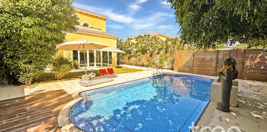 4 bedrooms Villa in Legacy, UAE No. 220765